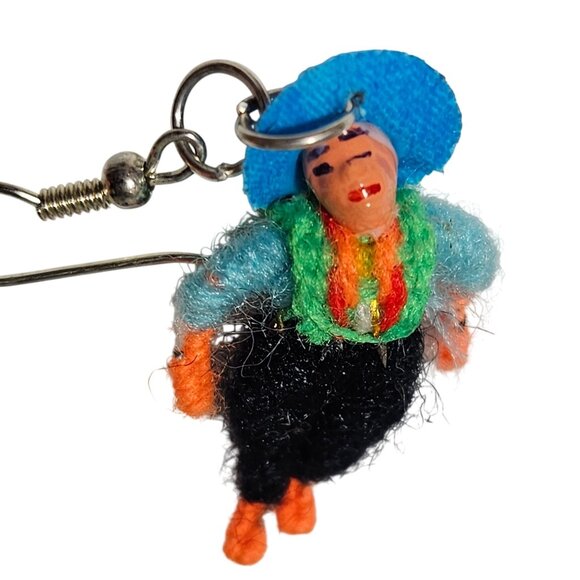 Handcrafted Peruvian Folk Art Earrings Miniature Figures Traditional Attire - Picture 2 of 5